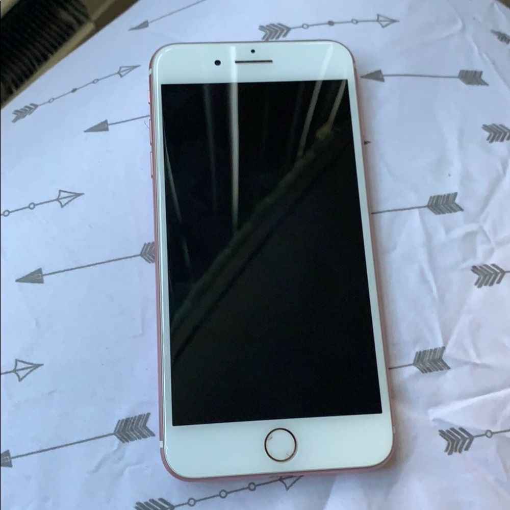 Rose Gold iPhone 7Plus